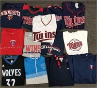 Group sports team logo clothing incl. 12 Twins