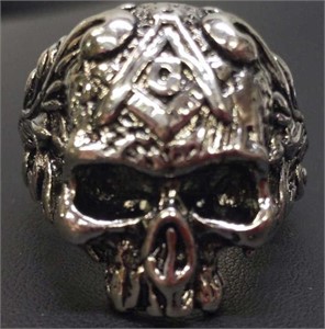 Skull ring size 13