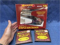 Arrow staple tacker gun w/ staples