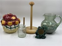 Kitchen assortment, apple cookie jar, frog