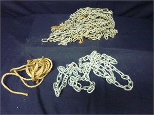 CHAIN AND SMALL LENGTH OF ROPE