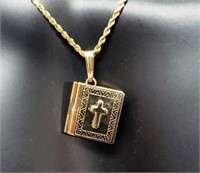14k Gold 22" Chain &  Pendent Bible 22" 7g