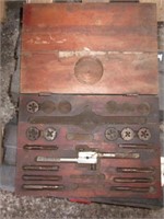 SnapOn Tap & Die Set in Wood Box (Antique) &