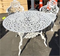WHITE CAST IRON TABLE/2 CHAIRS