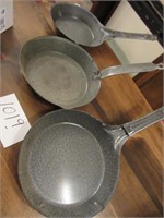 3 Enamel Pans