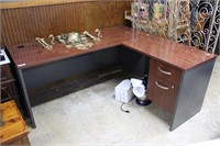 6' Office Desk w/ side cabinet