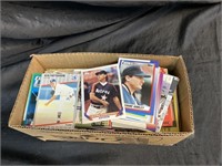 SPORTS TRADING CARDS LOT / MIXED