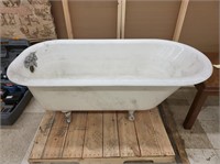 Antique Porcelain Cast Iron Claw Foot Tub