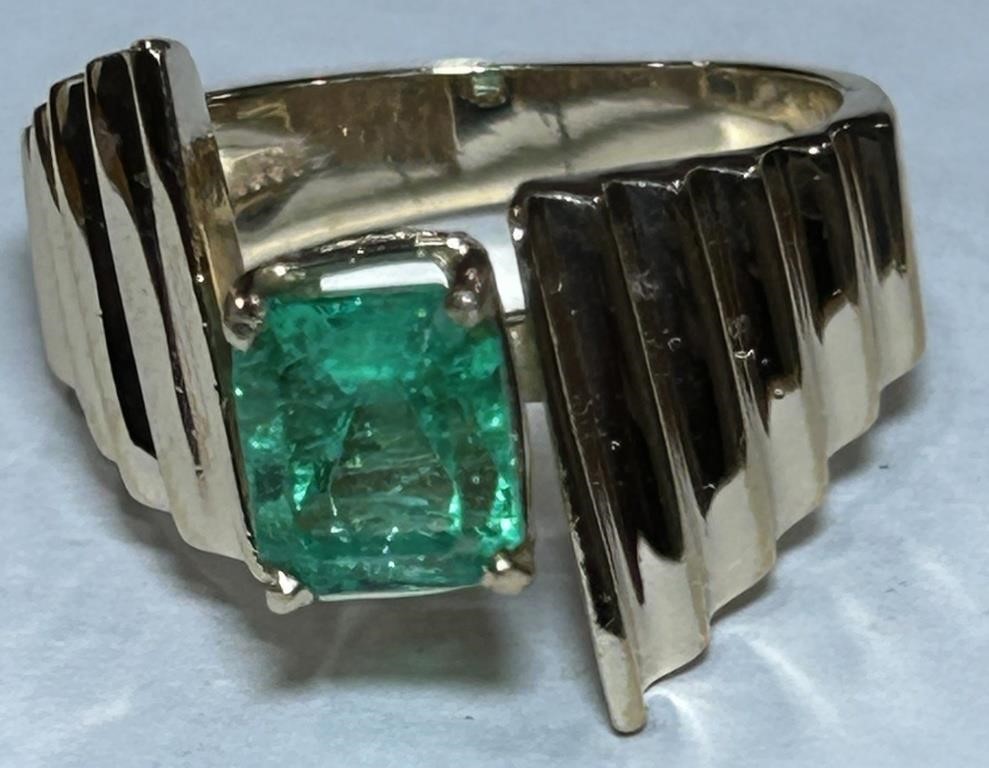 14KT YELLOW GOLD EMERALD RING 6.69GRS