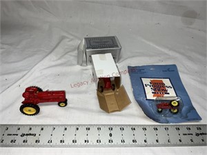 2 Ertl Massey Harris tractors, Scale Models