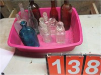 GROUP BOTTLES, SMALL DECANTERS