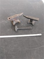 Mini anvils w/hammer