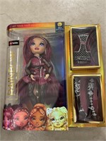 RAINBOW HIGH MILA BERRYMORE FASHION DOLL