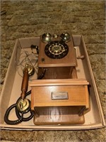 Antique Thomas collectors edition phone