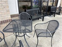 OUTDOOR TABLE WITH 4 CHAIRS