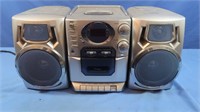 Durabrand Portable AM/FM/CD Cassette Player