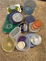 misc rubbermaid containers