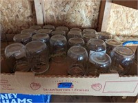 (22) Pint Canning Jars