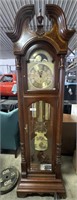 Beautiful Sligh Grandfather Clock.