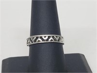.925 Sterling Silver Heart Band