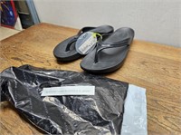 NEW oolala Sandles By OOFOS Sz 11-pricey!