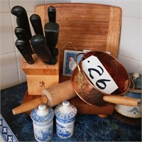 ASSORTMENT OF CUTTING BOARDS, ROLLING PIN
