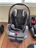 Graco SnugRide SnugLock 35 Infant Car Seat w/Base