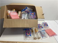 Box of assorted plastic glasses & stir sticks