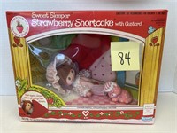 1984 SWEET SLEEPER STRAWBERRY SHORTCAKE & CUSTARD