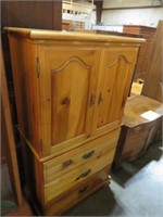 BEAUTIFUL SOLID PINE 3DR/ 2 DO CHEST/ ARMOIRE