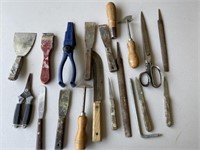 Lot of Apprx (18) Assorted Small Hand Tools