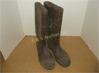 rubber boots  size 10