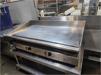 KEATING MIRACLEAN 4' GAS FLAT GRILL W/ STAND