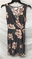 R2) SIZE SMALL FLORAL DRESS, VERY PRETTY