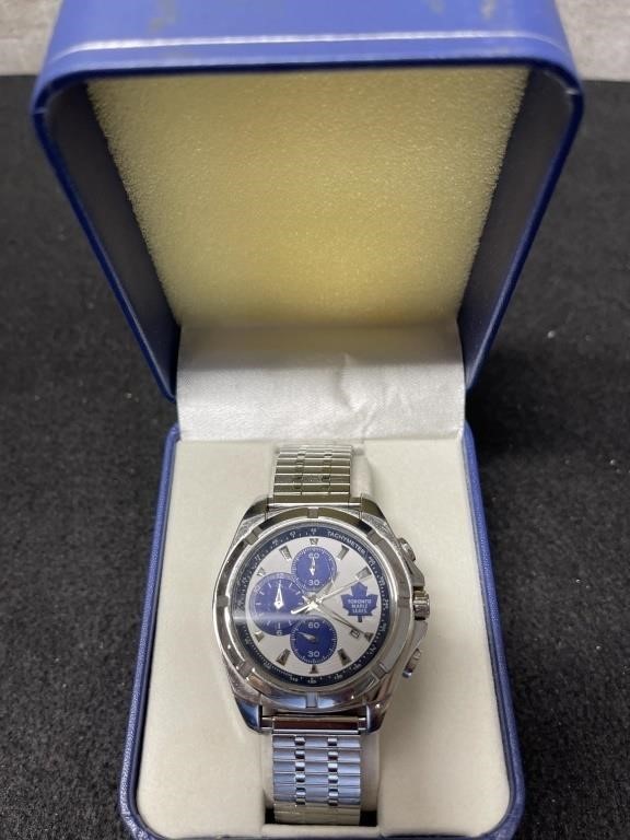 Toronto Maple Leafs Watch Needs Battery In Box