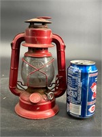 VINTAGE DIETZ COMET RED KEROSENE LAMP