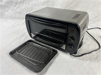 Betty Crocker Toaster Oven BPL-677U