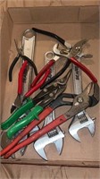 Lot of pliers and seats crescent wrenches