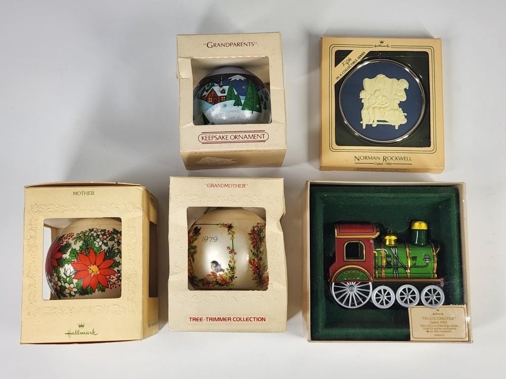 VINTAGE & ANTIQUE CHRISTMAS AUCTION - CERAMIC, ORNAMENTS