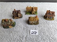 Miniature Cottages- 4 Leonardo & 1 Off Brand