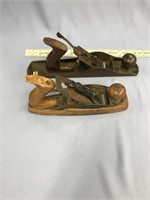 Lot with 2 antique wooden planes    (k 81)