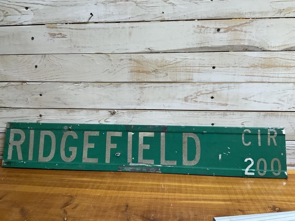 RIDGEFIELD CIR STREET SIGN