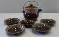 Stoneware pot and bowls, has few chips