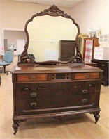 1920's dresser w/ mirror