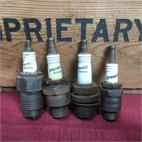 4 x Vintage Dynamic Leggetts Spark Plugs