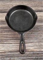 Early Cast Iron #3 Smoke Ring Skillet Pan