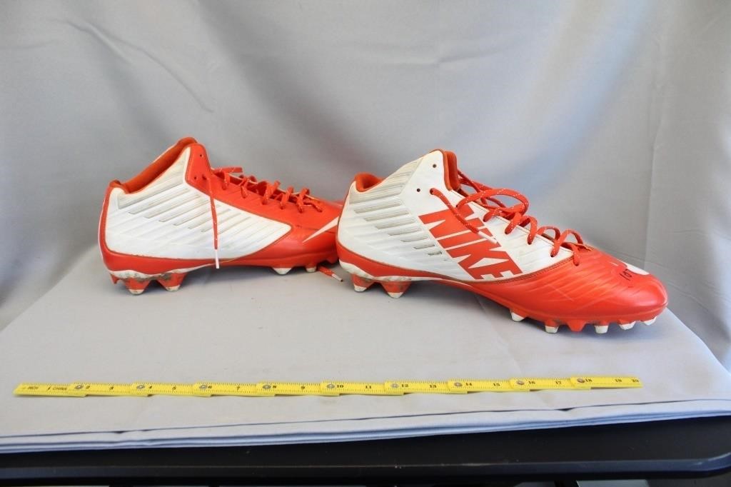 NIKE CLEATS SIZE