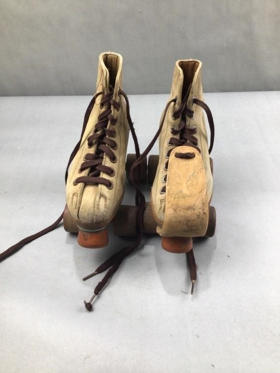 Vintage Hyde roller skates