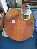 QTY PLASTIC & WOOD SERVING TRAYS & 2 SPOOLS RIBBON