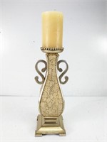 Vintage-Style Pillar Candleholder